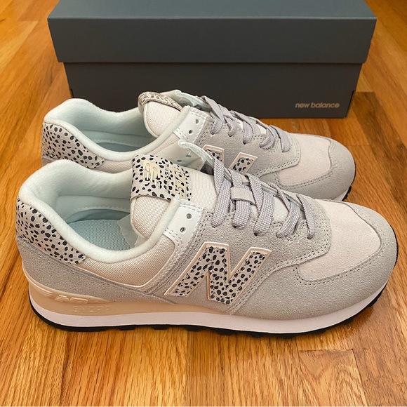 New Balance 574 Women’s Sneakers - Picture 4 of 7